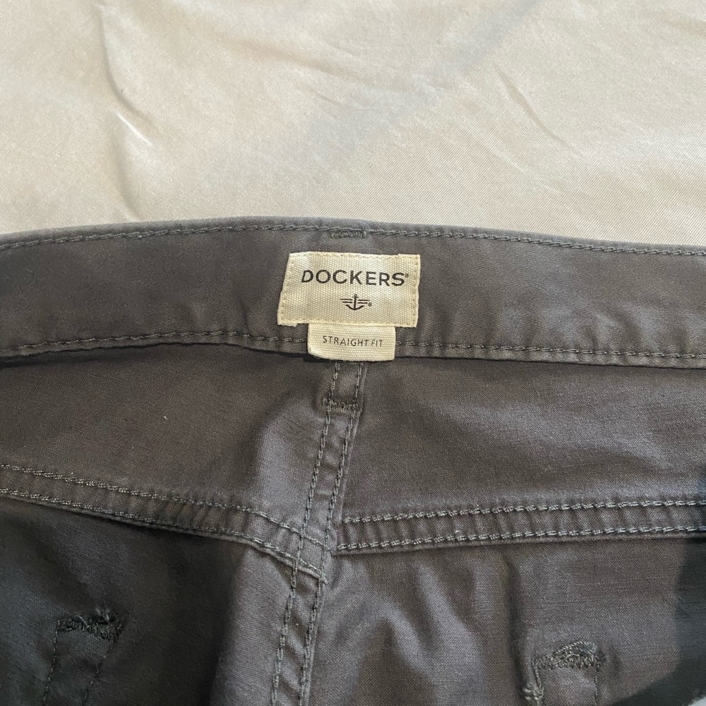 Men’s Dockers straight fit 34x34 good condition.